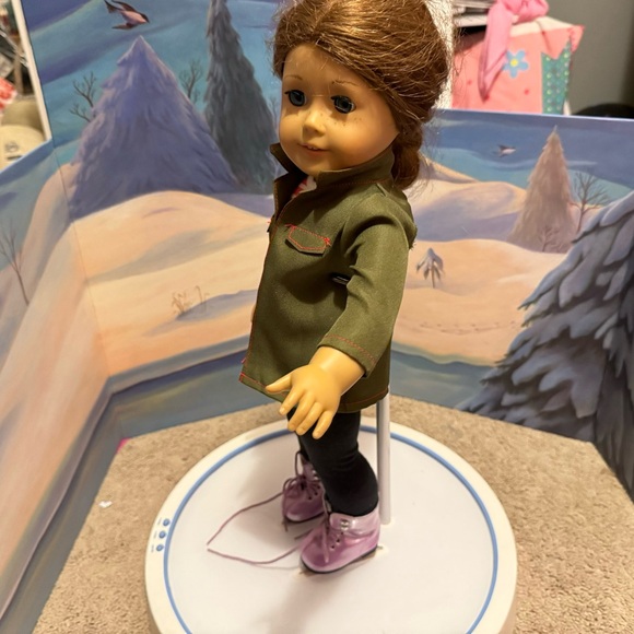 American Girl Mia’s Revolving  Ice Skating Rink - Picture 3 of 4